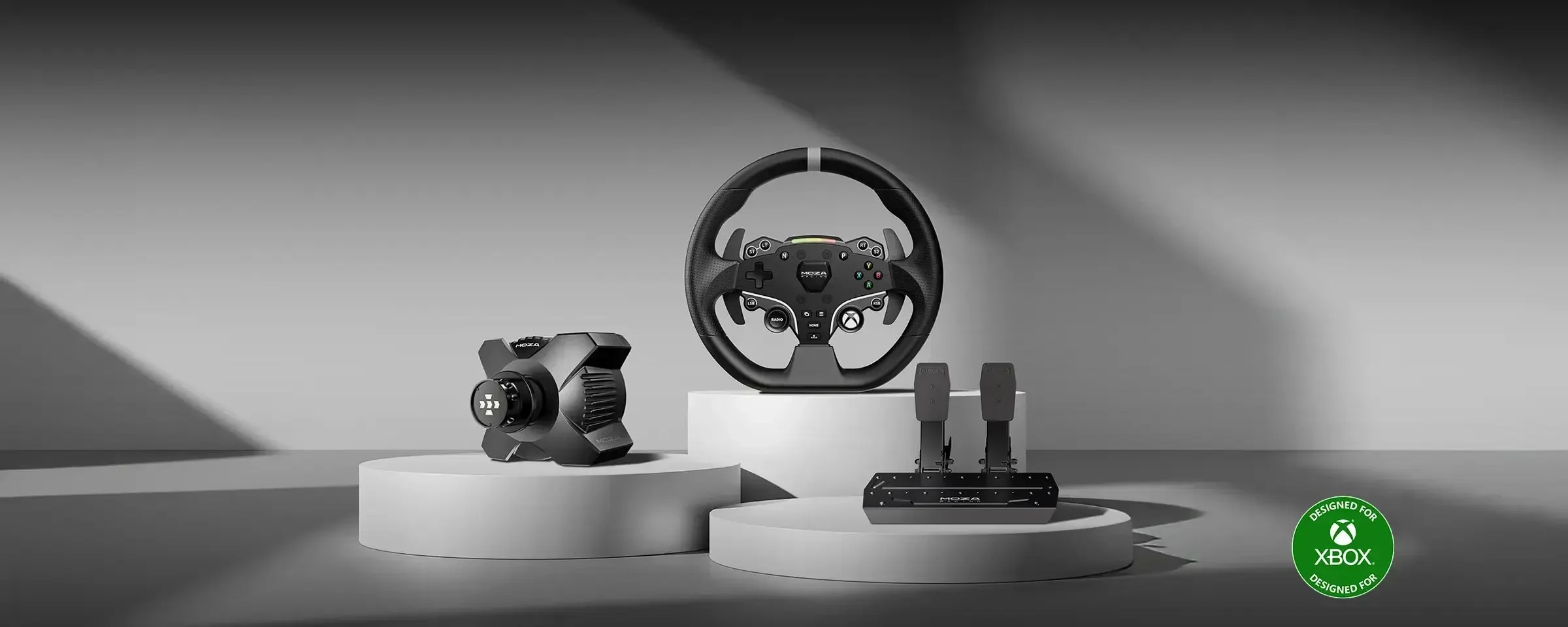 Bundle MOZA R3 pour Xbox et PC : moteur direct R3 base de volant, volant ESX et pédales SR-P Lite avec le badge Designed for Xbox